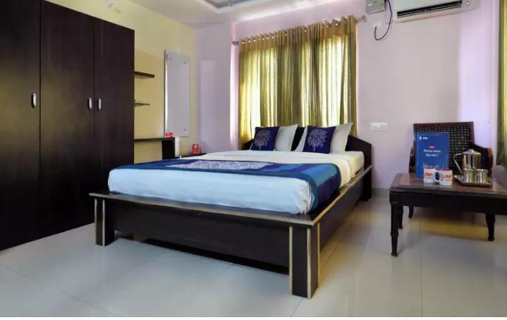 Maruthi Residency & Restaurant Hotel *